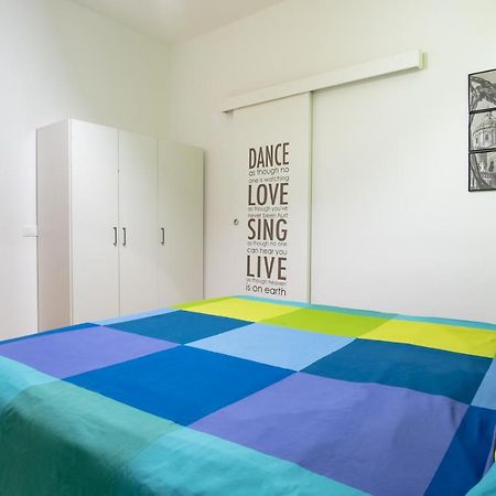 פלרמו Madinah Apartments מראה חיצוני תמונה