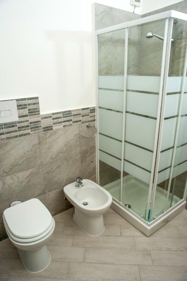 פלרמו Madinah Apartments מראה חיצוני תמונה