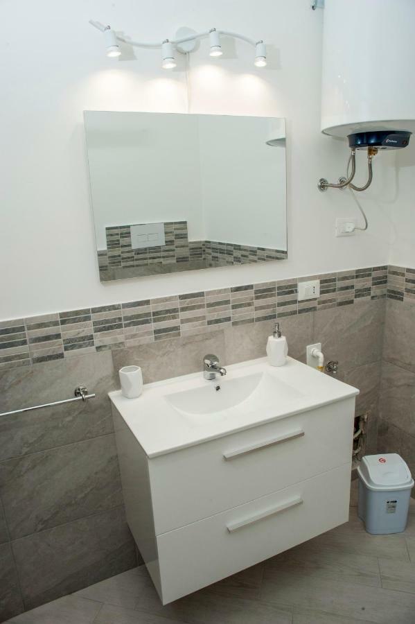 פלרמו Madinah Apartments מראה חיצוני תמונה